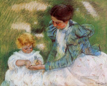 María Cassatt Painting - Madre jugando con su hijo madres hijos Mary Cassatt